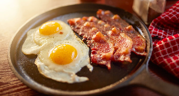 Desayuno RGRR Desayuno de huevos y beicon