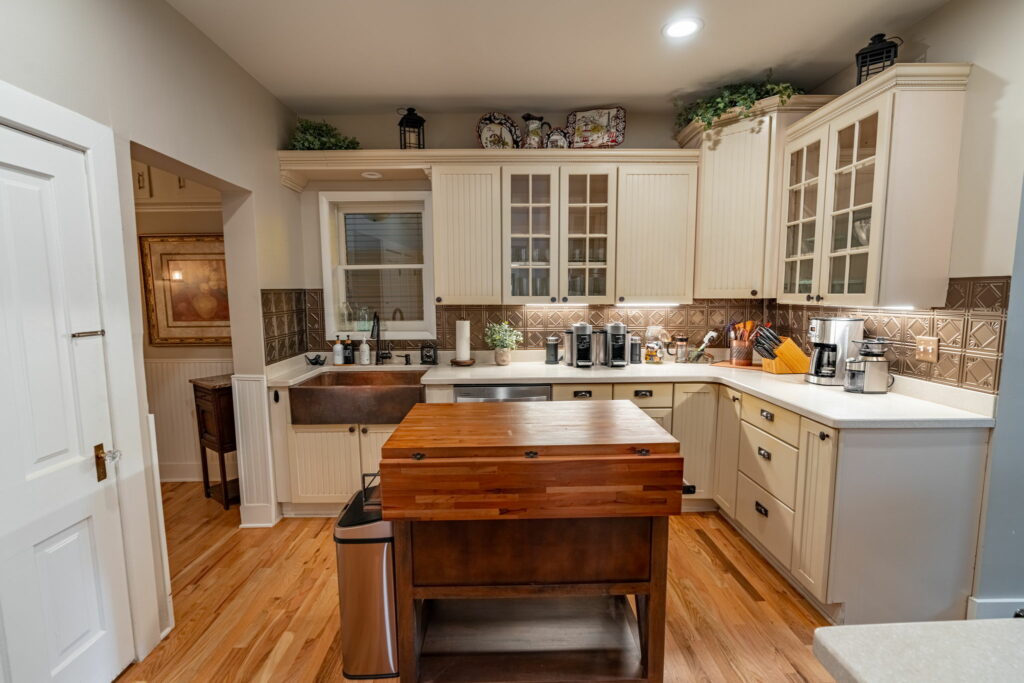 11-web-or-mls-Greenwood Air BnB RGRR-11