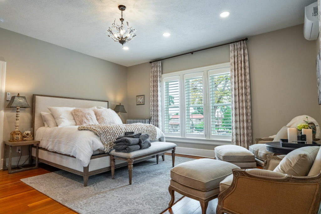 16-web-or-mls-Greenwood Air BnB RGRR-16